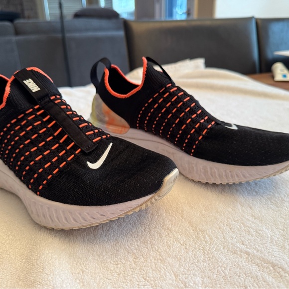 Nike ladies phantom react. Size 10. Excellent condition. - Picture 4 of 6